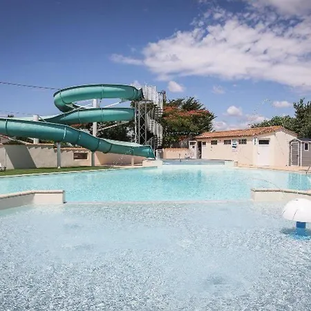 2 Avec Terrasse Aux Achards - Api-1-52-686 Les Achards (Vendee)