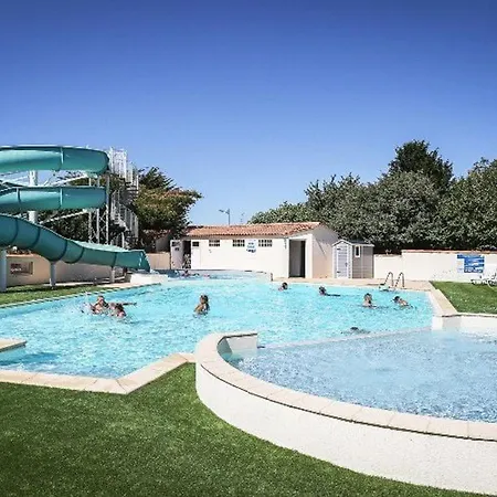 2 Avec Terrasse Aux Achards - Api-1-52-686 * Les Achards (Vendee)