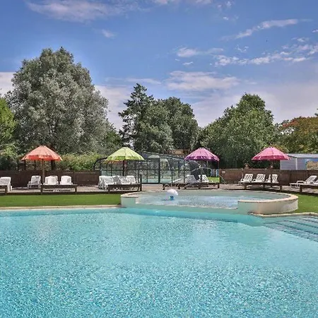 2 Avec Terrasse Aux Achards - Api-1-52-686 * Les Achards (Vendee)