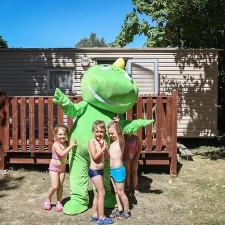 2 Avec Terrasse Aux Achards - Api-1-52-686 Parque de Campismo