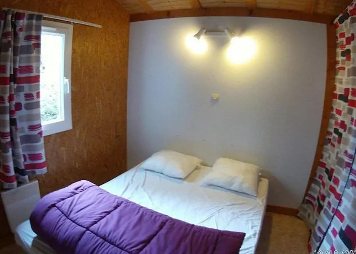 Kemping 2 Avec Terrasse Aux Achards - Api-1-52-686 *