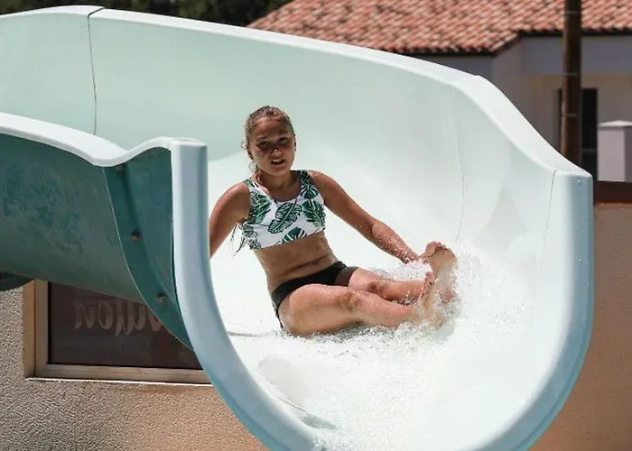 2 Avec Terrasse Aux Achards - Api-1-52-686