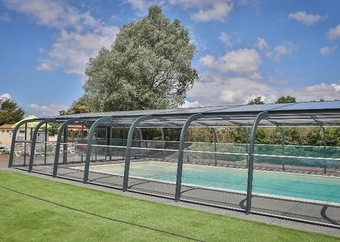 2 Avec Terrasse Aux Achards - Api-1-52-686 Les Achards (Vendee)