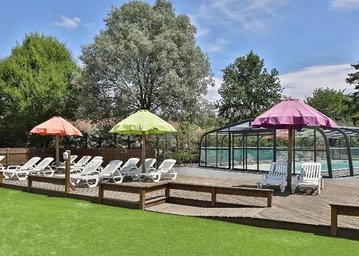 2 Avec Terrasse Aux Achards - Api-1-52-686