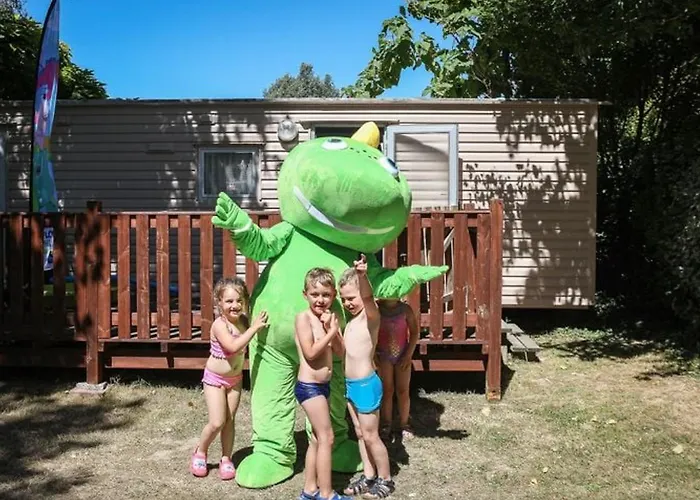 2 Avec Terrasse Aux Achards - Api-1-52-686 Kemping