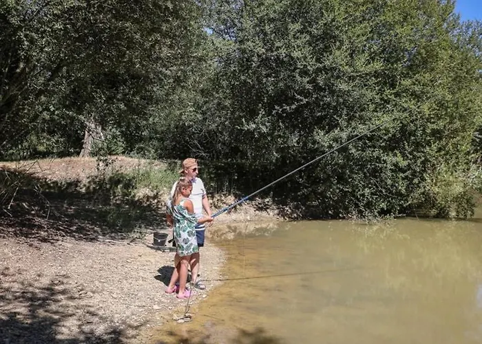 2 Avec Terrasse Aux Achards - Api-1-52-686