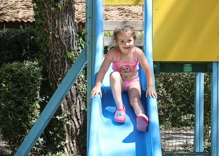 2 Avec Terrasse Aux Achards - Api-1-52-686 *